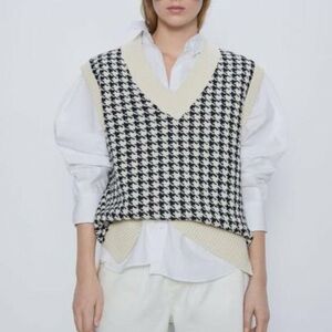 Zara houndstooth print v-neck sleeveless knit sweater vest top